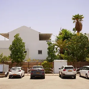אדום 179, נופש Holiday home